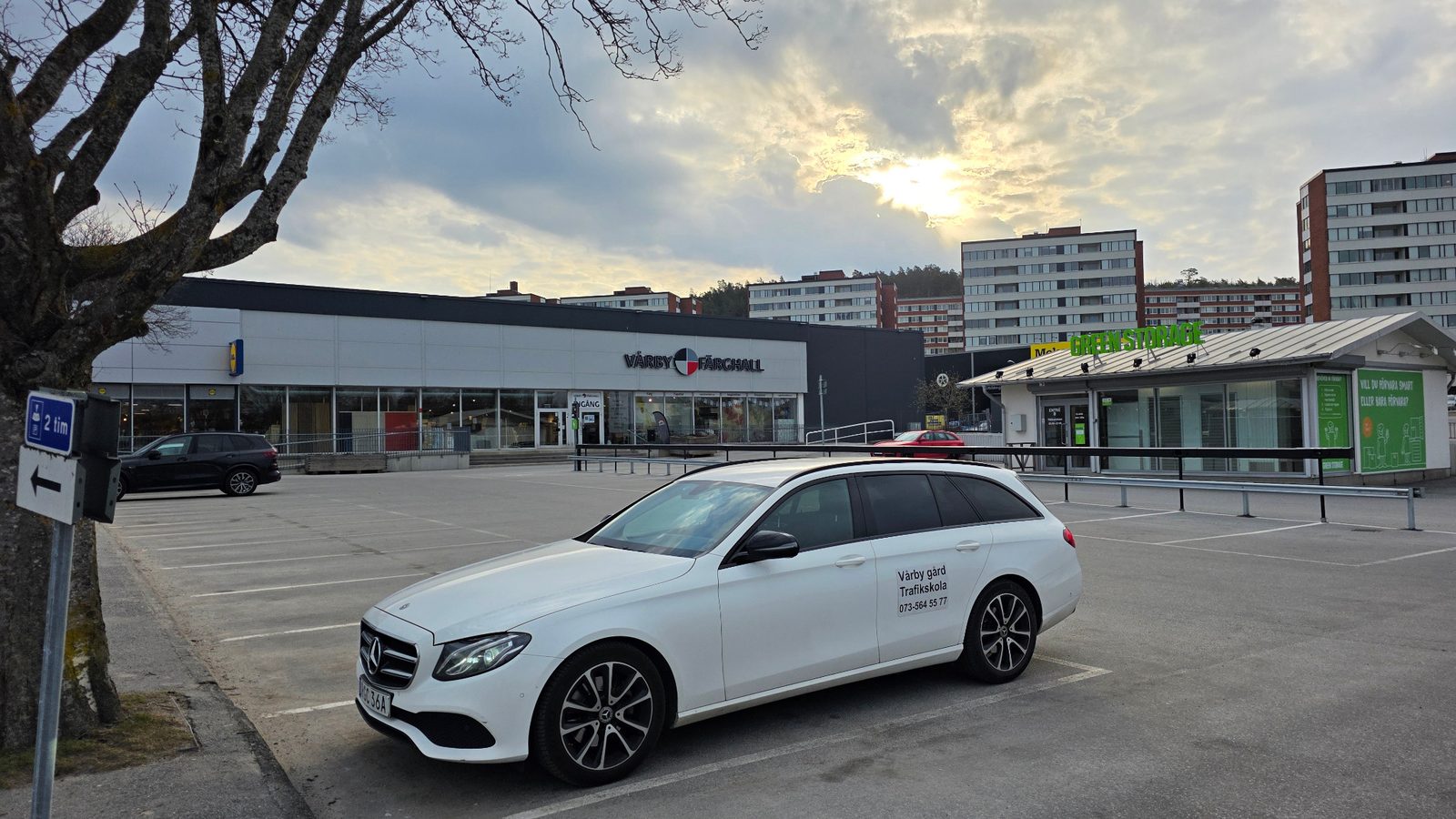 Körlektion nära Masmo med Vårby Gård Trafikskola