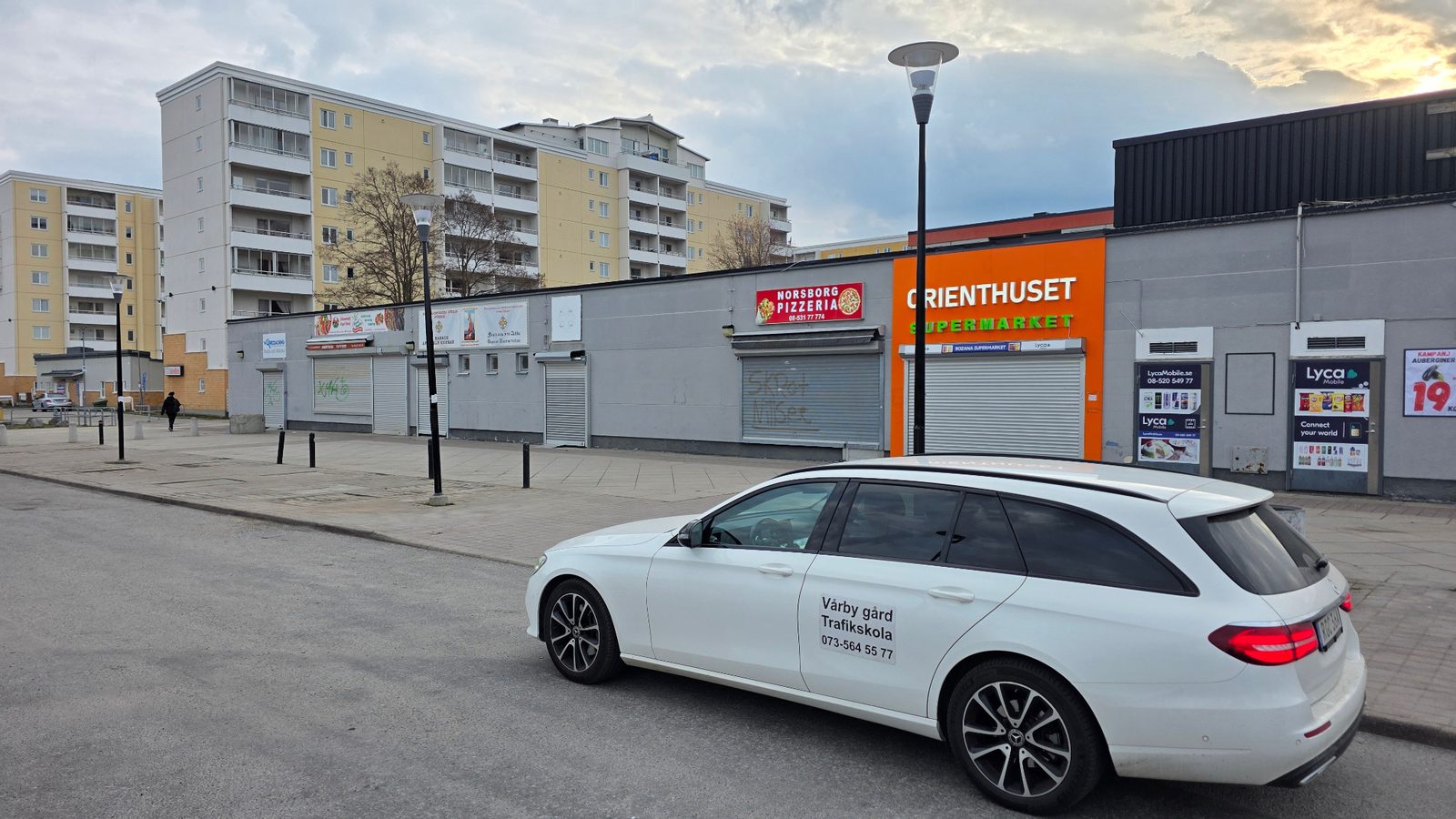 Körlektion nära Norsborg med Vårby Gård Trafikskola